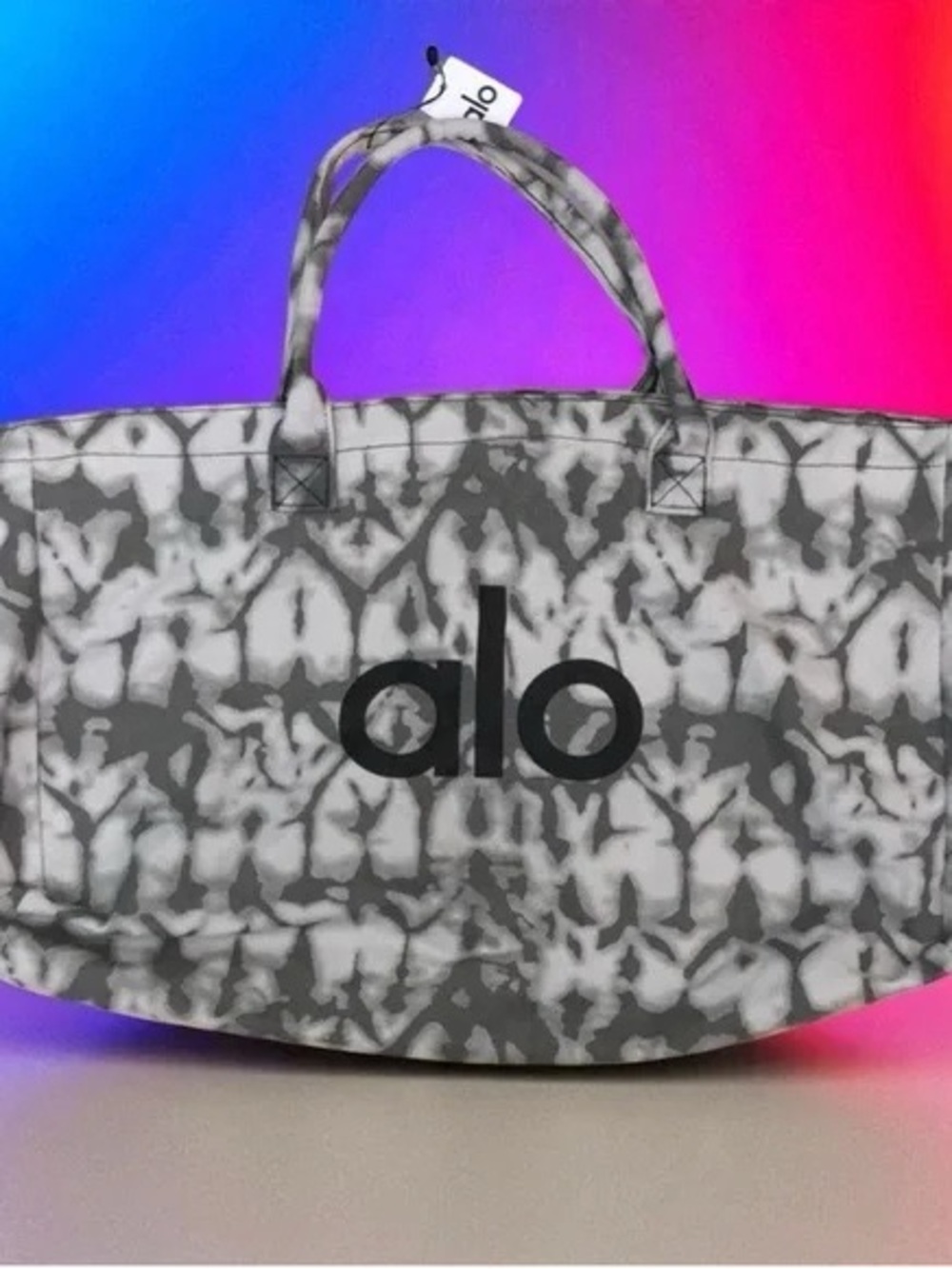 ALO Yoga Gray Tie-Dye Weekend Tote